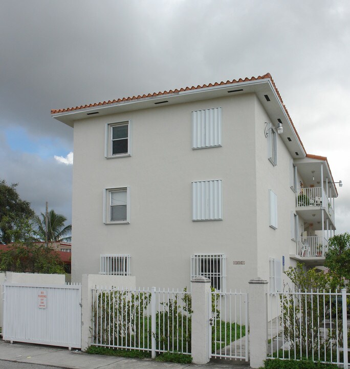 1861 SW 5th St in Miami, FL - Foto de edificio