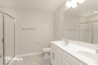 107 Sawyer Ln photo'