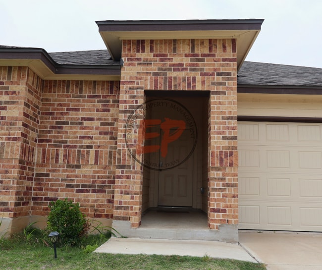 7113 Guadalupe Rd in China Spring, TX - Building Photo - Building Photo