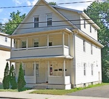 336 Valley St in Windham, CT - Building Photo