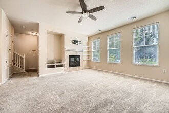 2230 S. Vaughn Way. Unit 104. in Aurora, CO - Building Photo - Building Photo