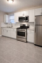 8045 S Maryland Ave in Chicago, IL - Building Photo