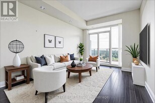 520 Steeles Ave W in Vaughan, ON - Building Photo