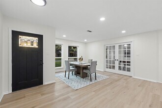 2610 Moss Hill Dr in Houston, TX - Building Photo - Building Photo