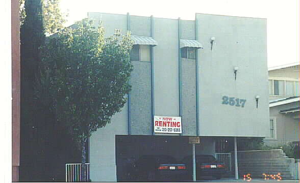 2517 Colorado Blvd in Los Angeles, CA - Building Photo - Building Photo