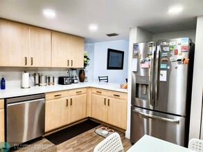 575 NW 98th Ave in Plantation, FL - Building Photo - Building Photo