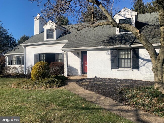 property at 305 Cornwall Rd