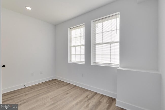property at 715 W Cumberland St