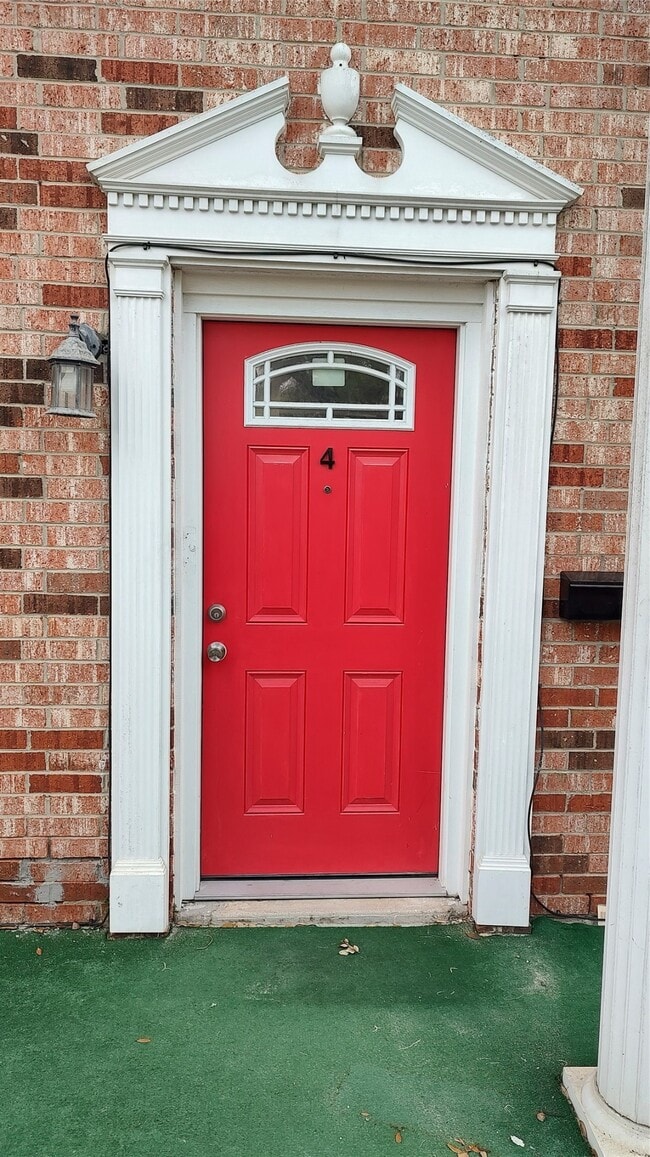 property at 4513 1/2 Bernardo De Galvez Ave