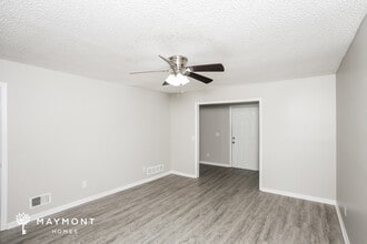 421 Ravenscroft Rd in West Columbia, SC - Building Photo - Building Photo