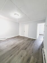 70 Martin Luther King Jr Dr, Unit 2 in Jersey City, NJ - Building Photo - Building Photo