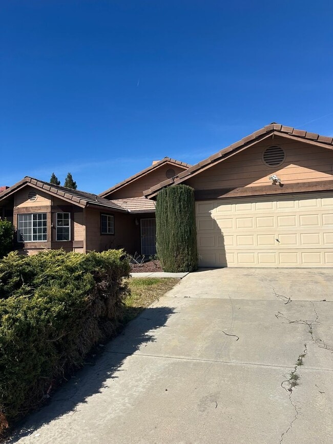 property at 185 Riverbank Ln