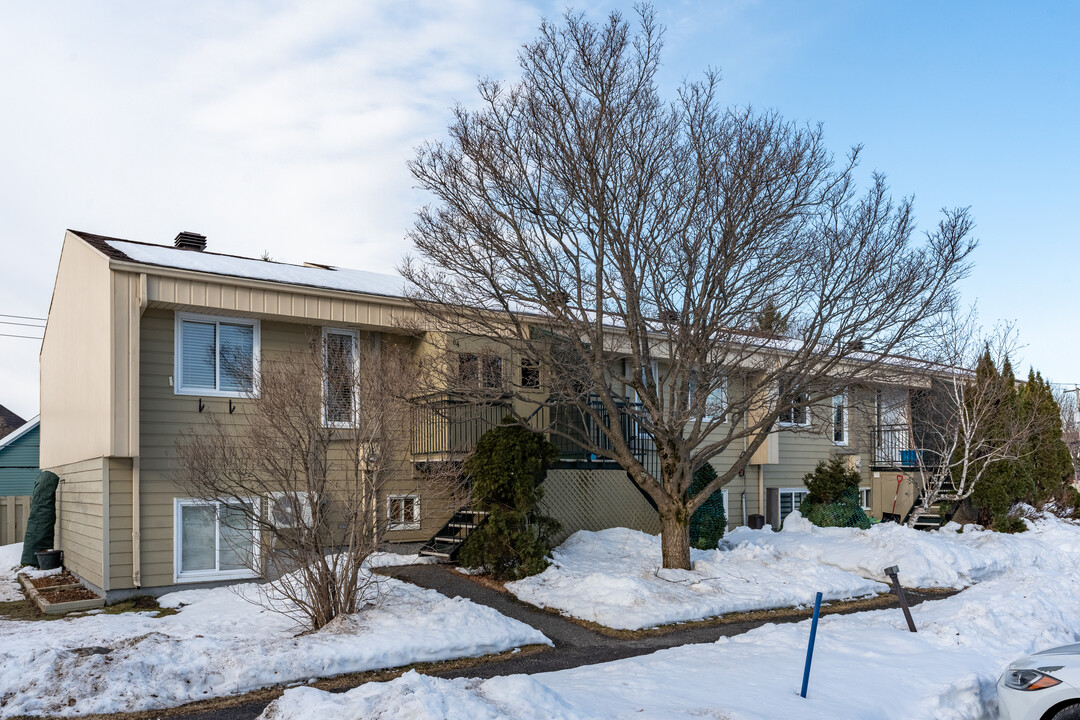 32 Ronsard St in Lévis, QC - Building Photo