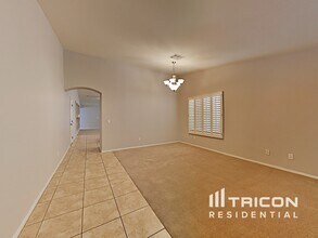 10039 W Hess St in Tolleson, AZ - Building Photo - Building Photo