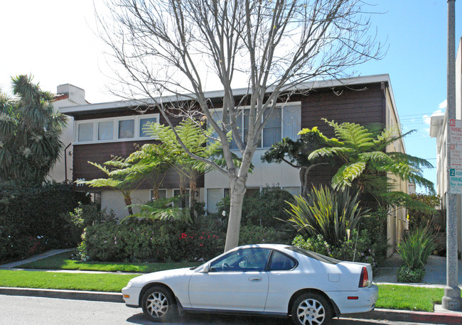 209-211 S Elm Dr in Beverly Hills, CA - Building Photo - Building Photo