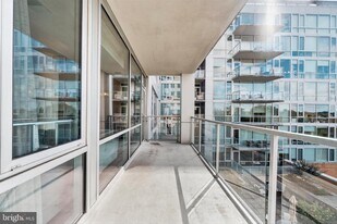 6820 Wisconsin Ave in Chevy Chase, MD - Building Photo