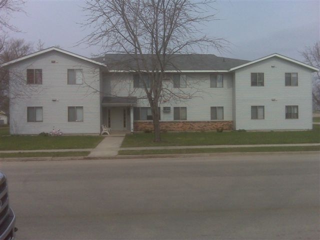 209 E 5th St in Herman, MN - Building Photo