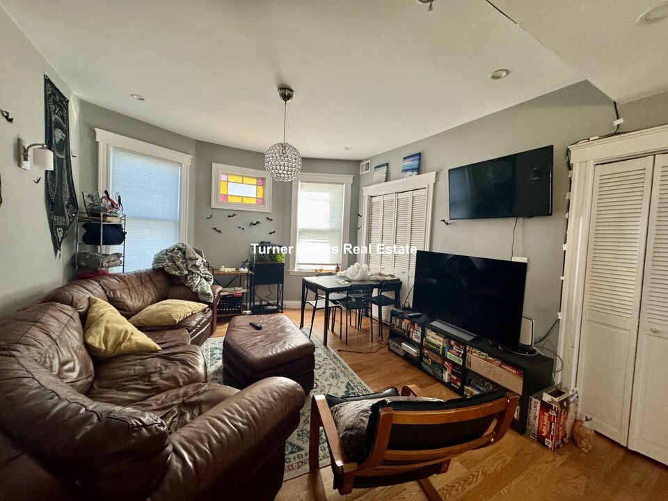 146 Hillside St, Unit 1 in Boston, MA - Building Photo