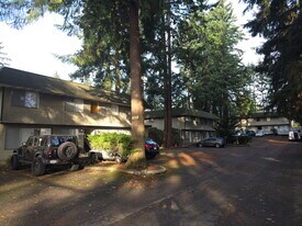 7911 236th St SW, Unit Apt B in Edmonds, WA - Building Photo