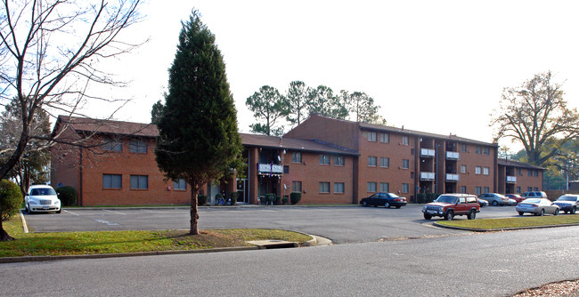 Park Avenue Apartments in Petersburg, VA - Building Photo - Building Photo