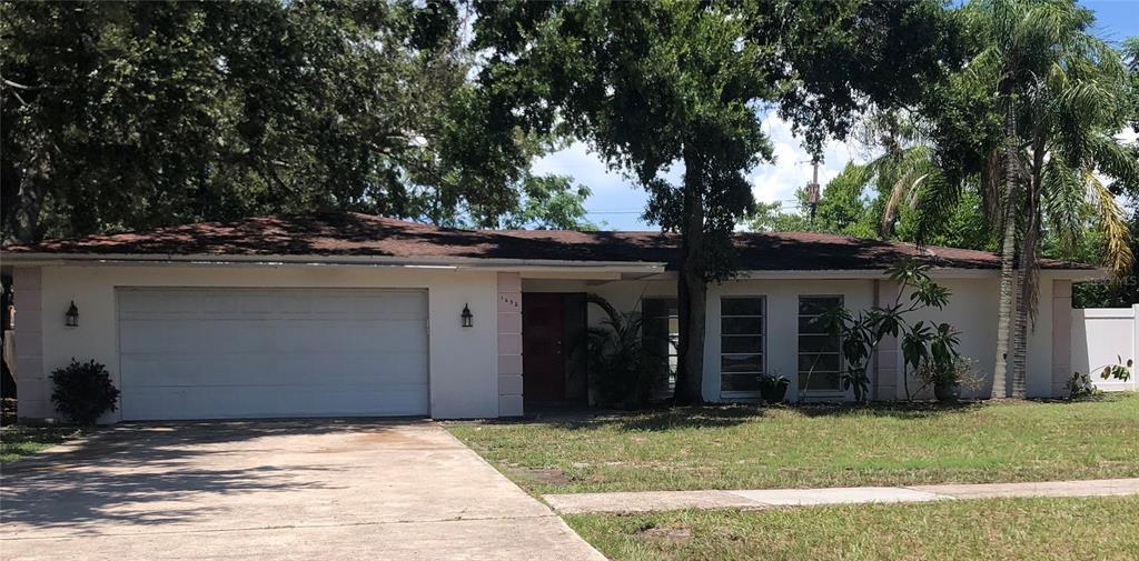 1652 Sunset Point Rd in Clearwater, FL - Building Photo