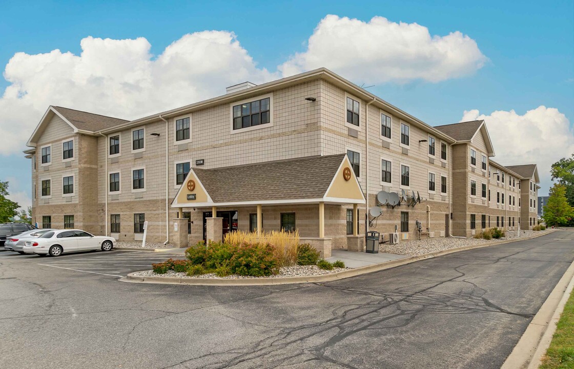 Furnished Studio-Detroit - Madison Heights in Madison Heights, MI - Building Photo