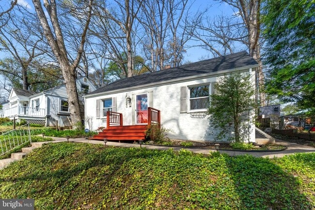 property at 10628 S Dunmoor Dr