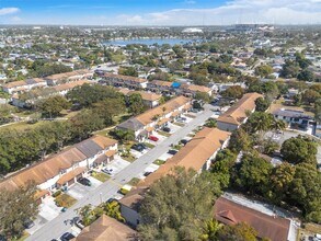 3364 NW 197th Terrace in Miami Gardens, FL - Building Photo - Building Photo