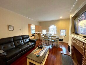 45 Hemenway St, Unit 2 in Boston, MA - Foto de edificio - Building Photo