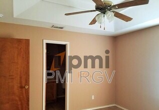 1014 French Ave in Edinburg, TX - Foto de edificio - Building Photo