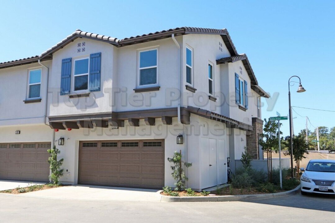 4113 Calle Arbol in Oceanside, CA - Building Photo