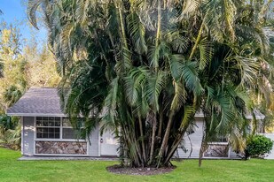 6576 4th Ln in Vero Beach, FL - Building Photo