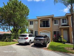 252 SE 2nd Ave in Hallandale Beach, FL - Building Photo - Building Photo