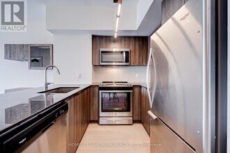 20-2620 Shore Breeze Dr in Toronto, ON - Building Photo - Building Photo