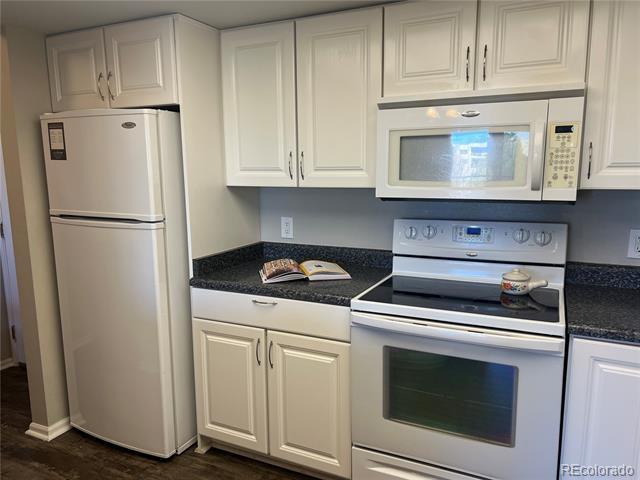 13850 E Marina Dr in Aurora, CO - Building Photo - Building Photo