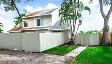 9227 Green Meadows Way in Palm Beach Gardens, FL - Building Photo - Building Photo