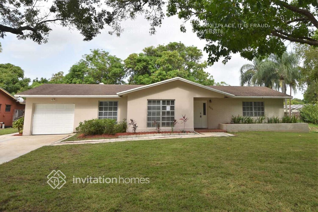 341 SW 64th Ave in Margate, FL - Building Photo