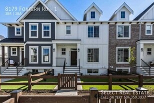 8179 Foxfern Rd in Chilliwack, BC - Building Photo