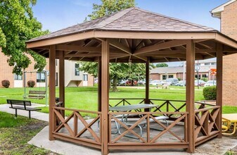 1127 S Linn St in Boone, IA - Building Photo - Building Photo