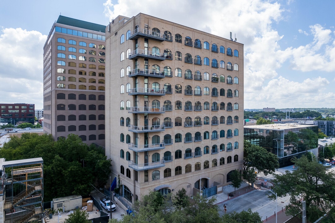 Sabine on Fifth in Austin, TX - Building Photo