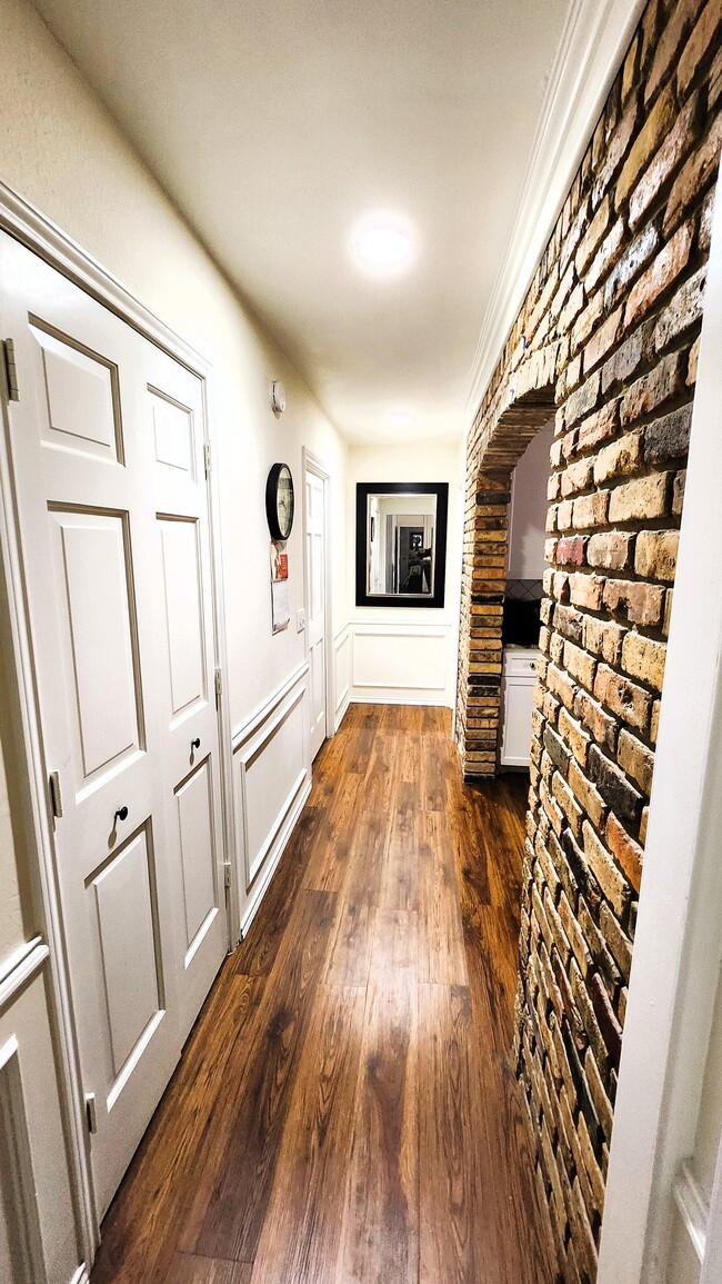 4204 Country Brook Dr in Dallas, TX - Building Photo - Building Photo