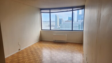 45 River Dr S, Unit 2703 in Jersey City, NJ - Building Photo - Building Photo