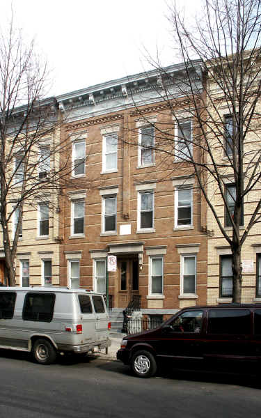 1718 Gates Ave in Ridgewood, NY - Building Photo