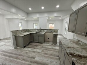 338 N Wooster Ave in Strasburg, OH - Building Photo - Building Photo