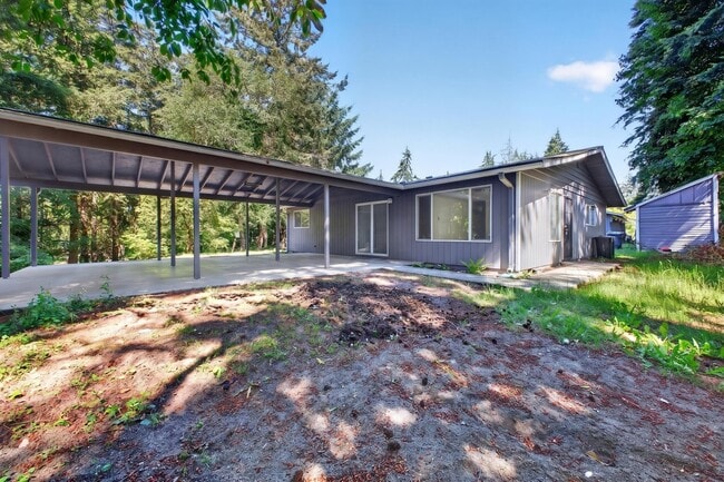 property at 8215 Luzader Ln SW