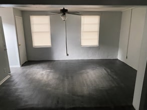 719 San Antonio St in Pleasanton, TX - Building Photo - Building Photo
