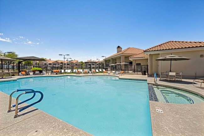Hideaway North Scottsdale in Scottsdale, AZ - Foto de edificio - Building Photo