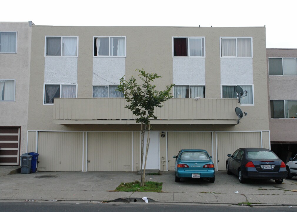 324 Susie Way in South San Francisco, CA - Building Photo