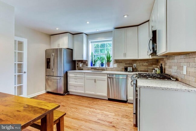 258 Burgess Ave in Alexandria, VA - Building Photo - Building Photo