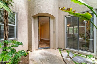 186 Parkside Dr in Simi Valley, CA - Building Photo - Building Photo